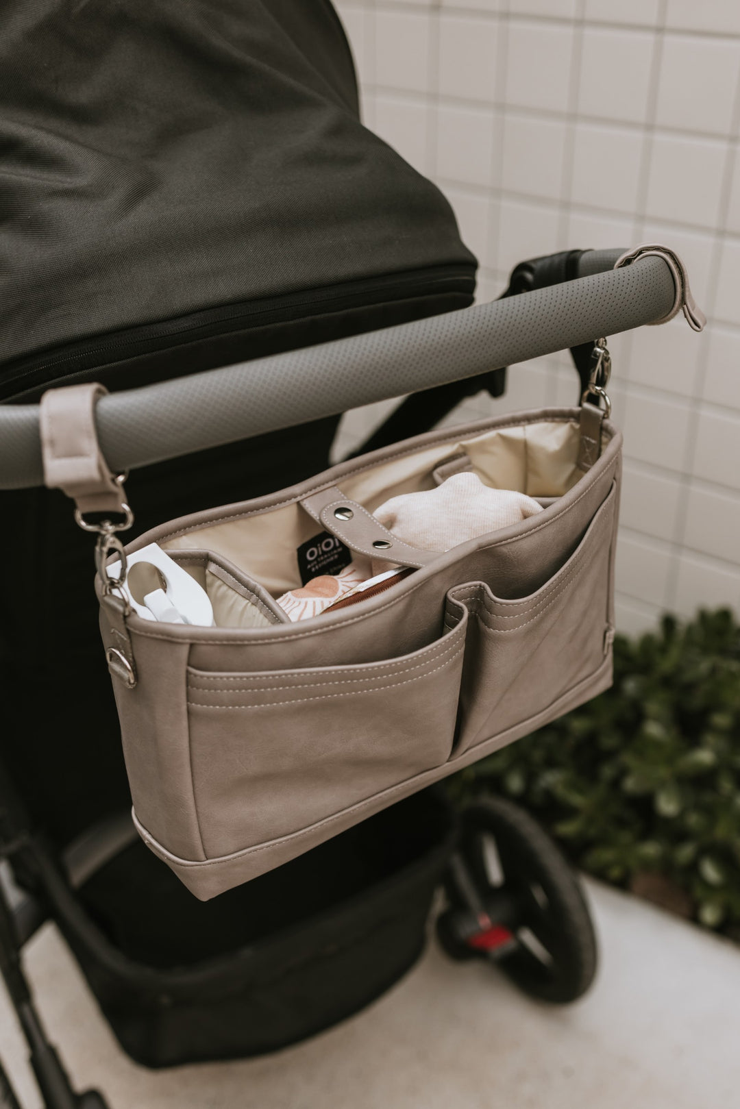 OiOi Stroller Organiser - Taupe