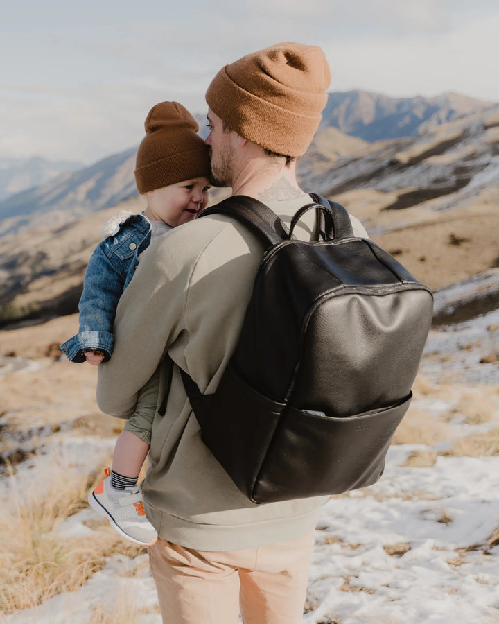 OiOi Nappy Backpack Multitasker - Black