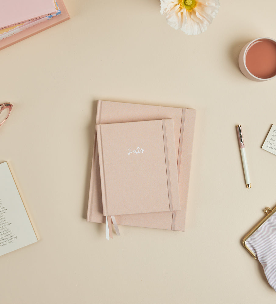 2024 Planner | Signature | Vertical Weekly | Amore