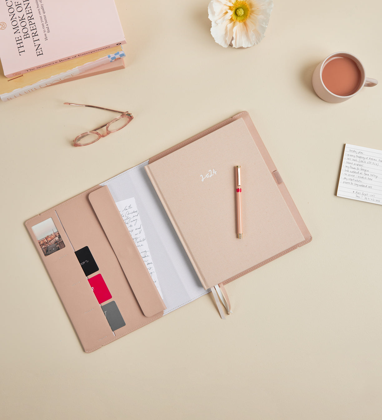Compendium | Signature | Amore