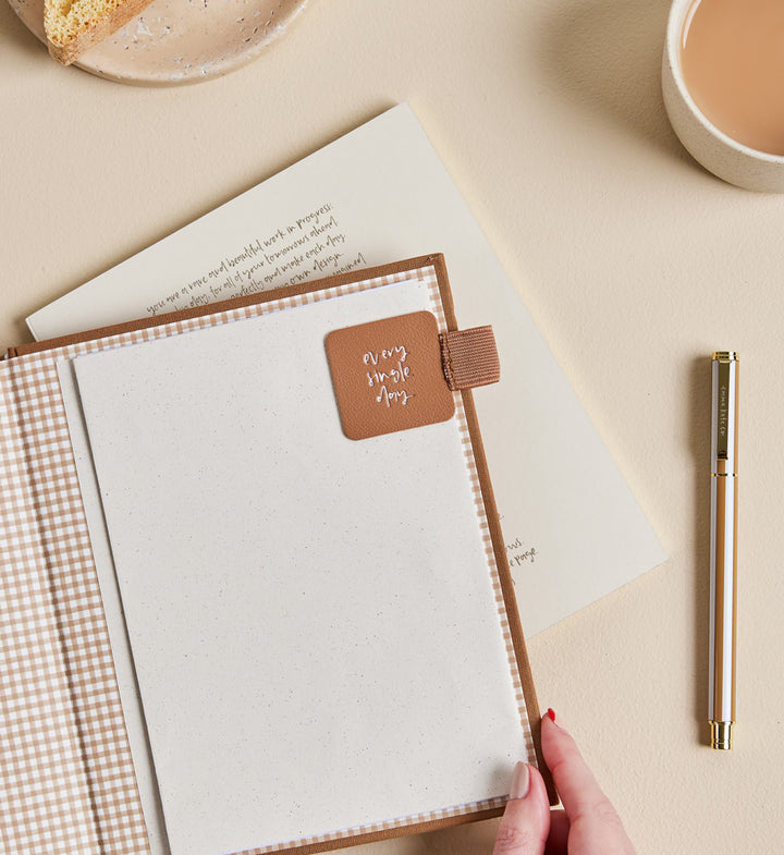 Emma Kate Co. 2024 Planner | Signature | Vertical Weekly | Biscotti