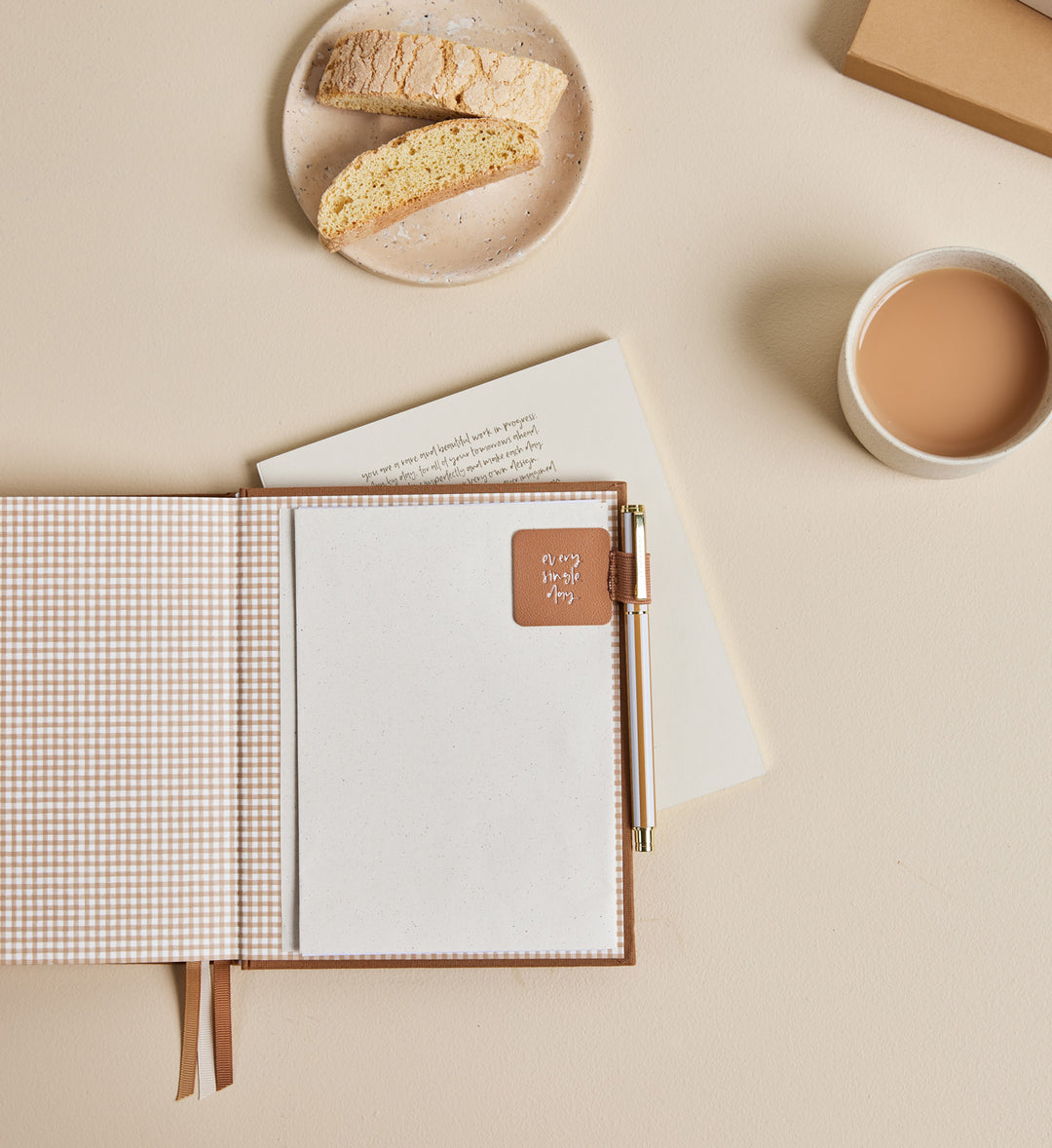 Emma Kate Co. 2024 Planner | Signature | Horizontal Weekly | Biscotti