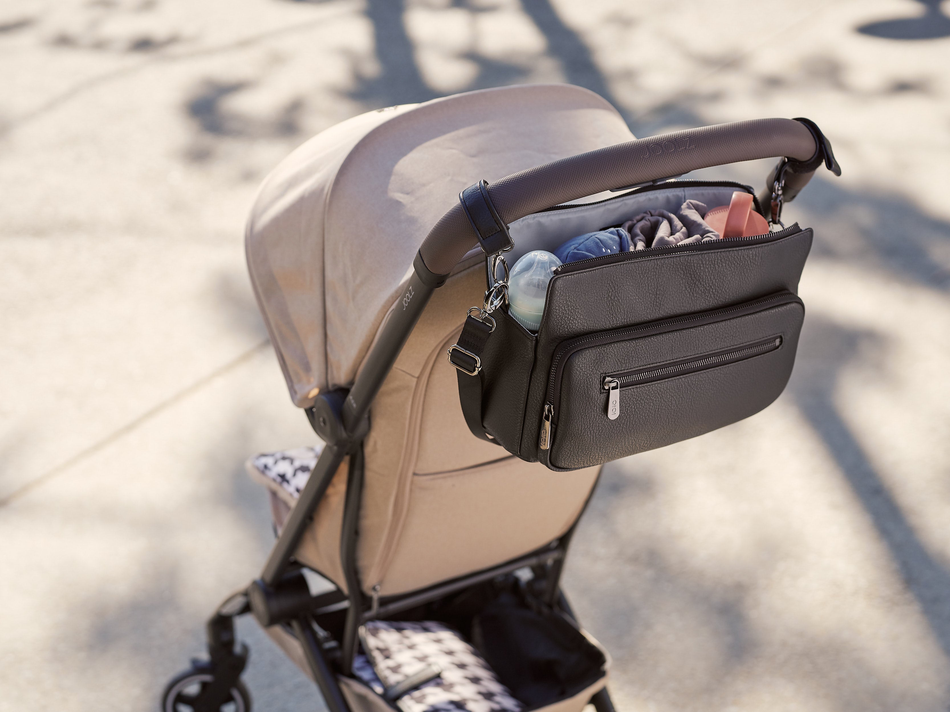 OiOi Multitasker Stroller Organiser - Black