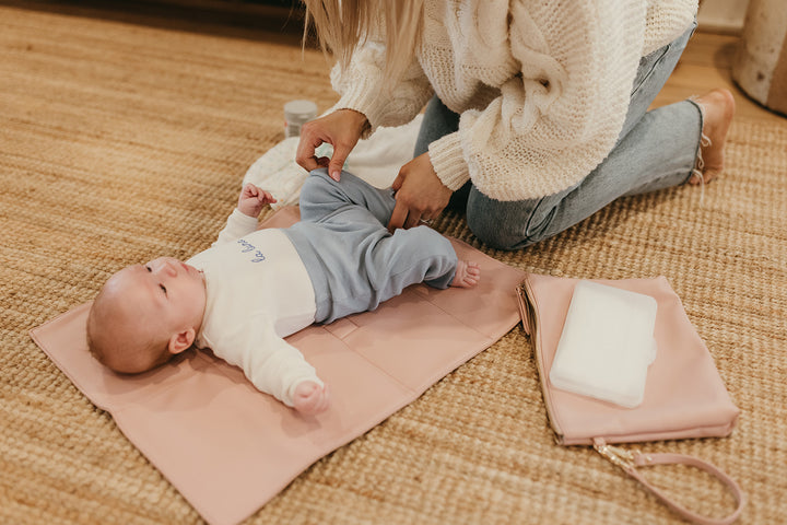 OiOi Nappy Changing Pouch - Pink