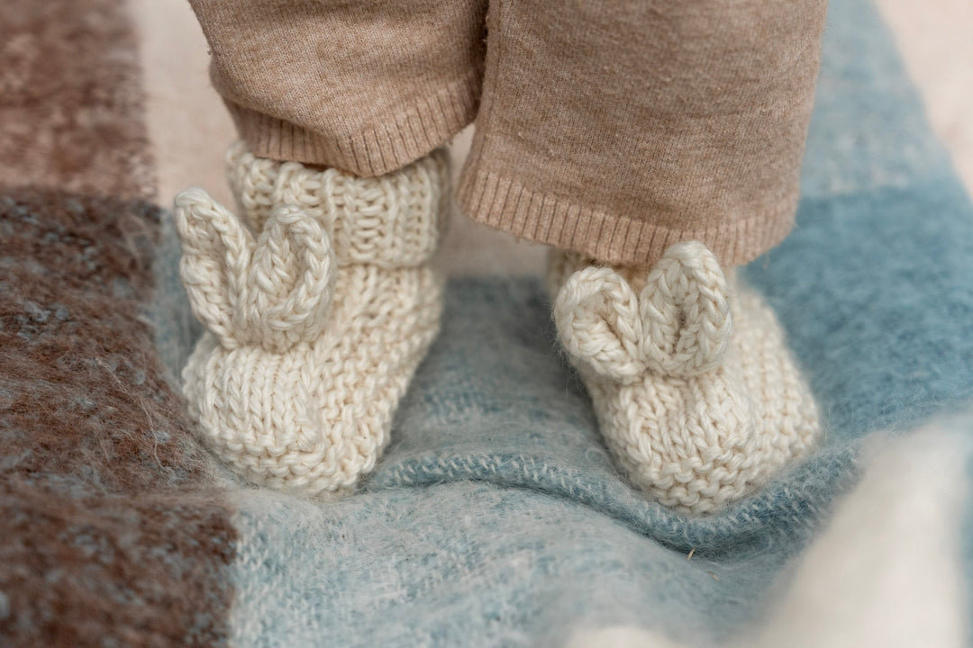 Acorn Cottontail Booties - Cream