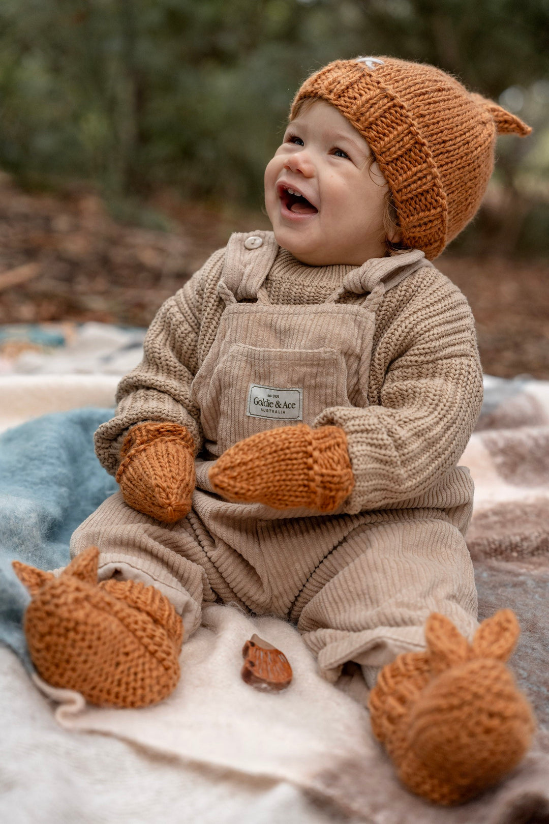 Acorn Cottontail Mittens - Caramel