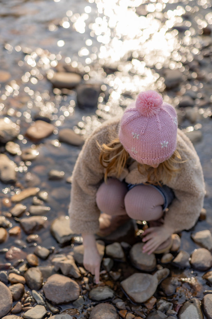 Acorn Daisy Beanie Pink