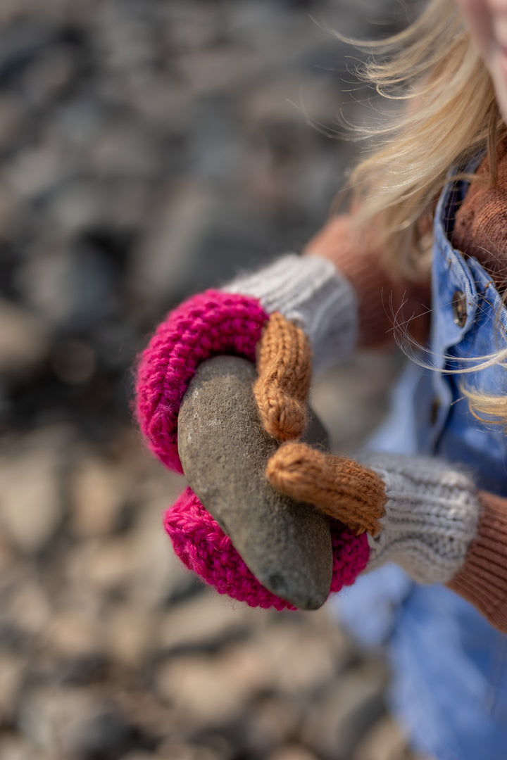 Acorn Wilderness Mittens Fuschia