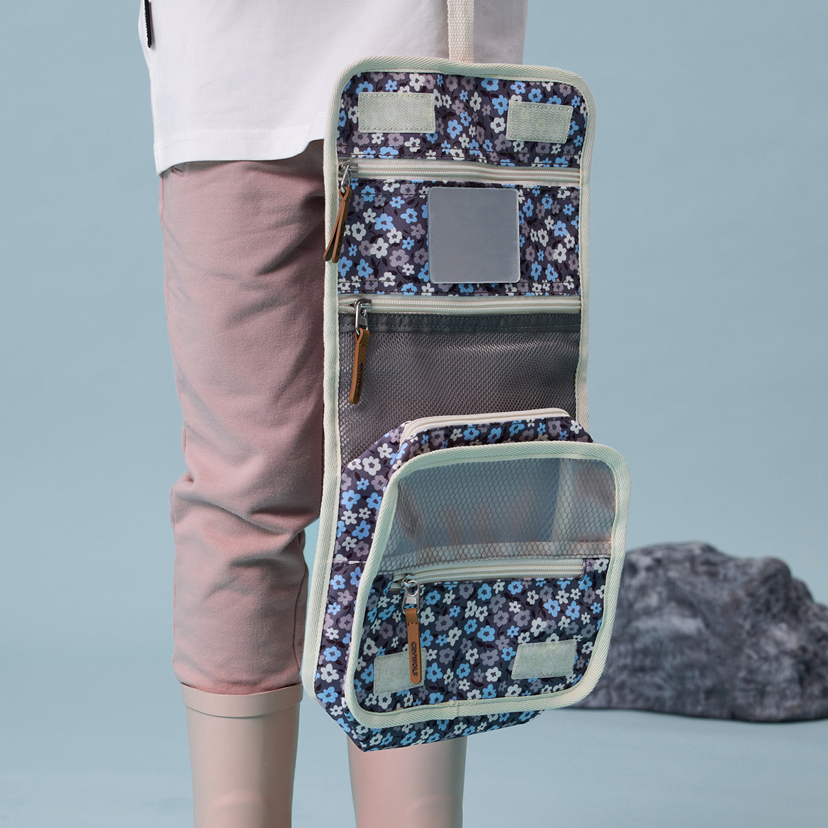 Hanging Toiletry Bag - Flower Fields
