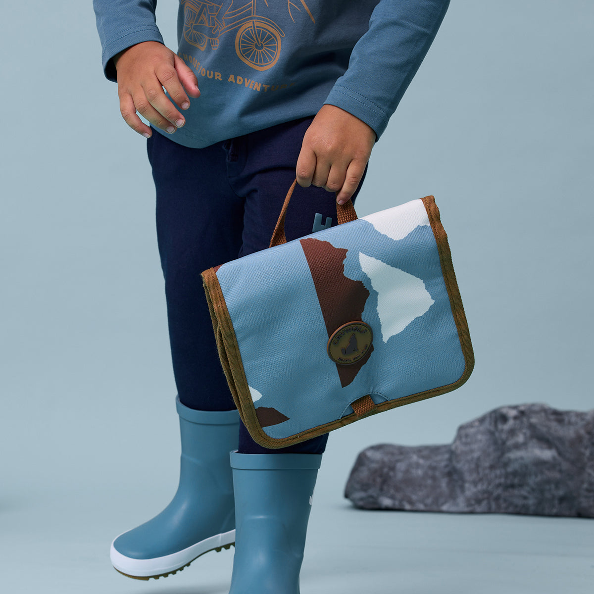 Hanging Toiletry Bag - Move Mountains