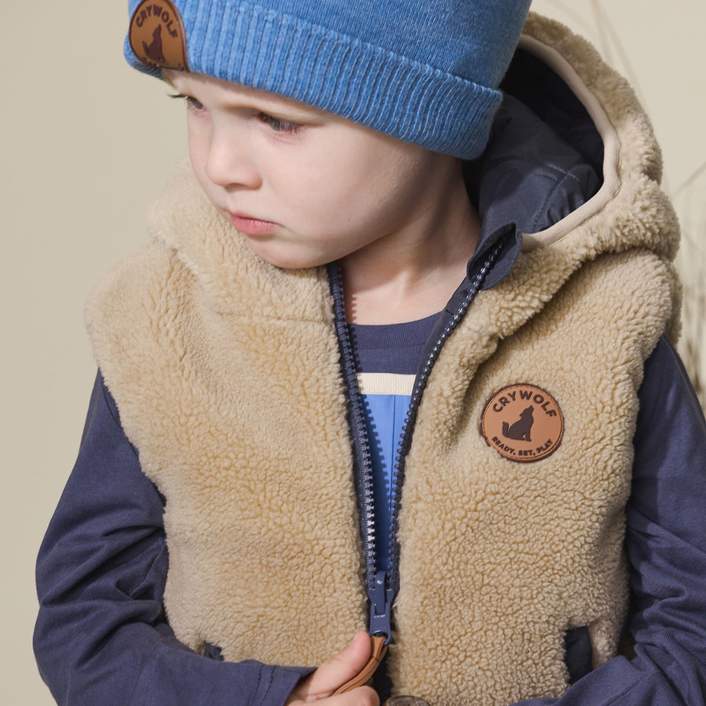 Reversible Yeti Vest - Black/Camel