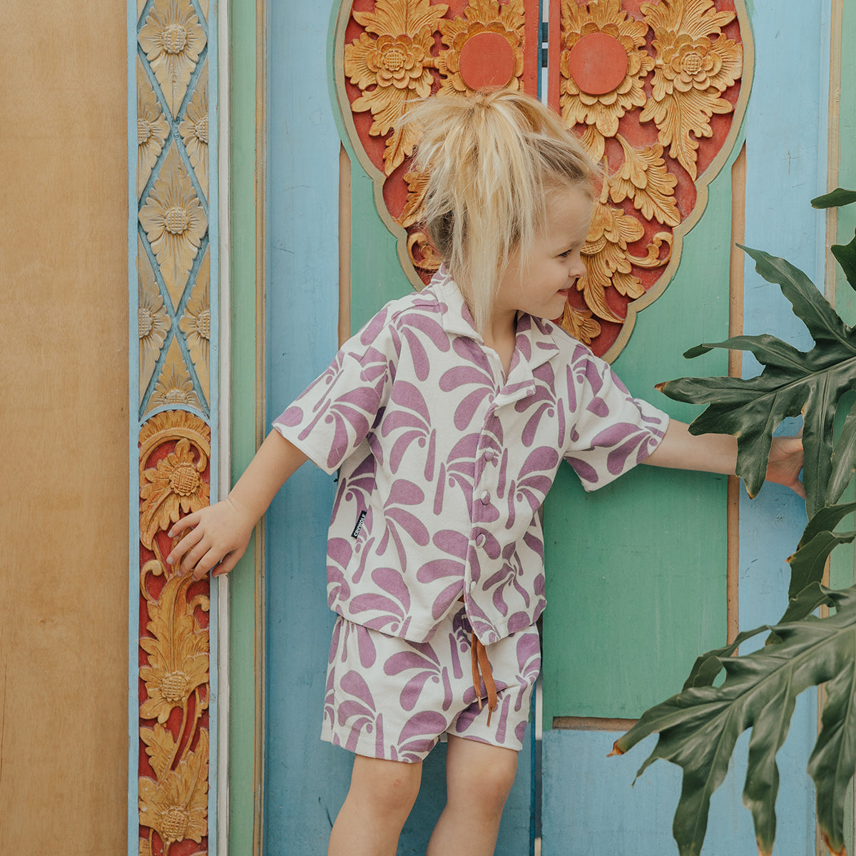 Crywolf Resort Set - Lilac Palms