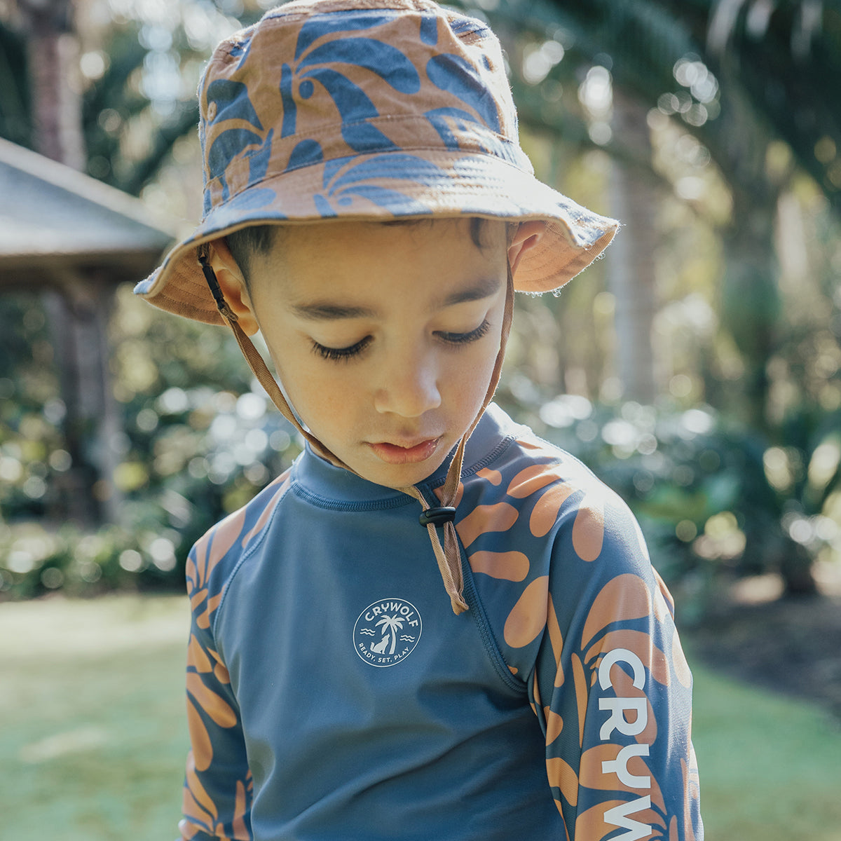 Crywolf Reversible Bucket Hat - Indigo Palms