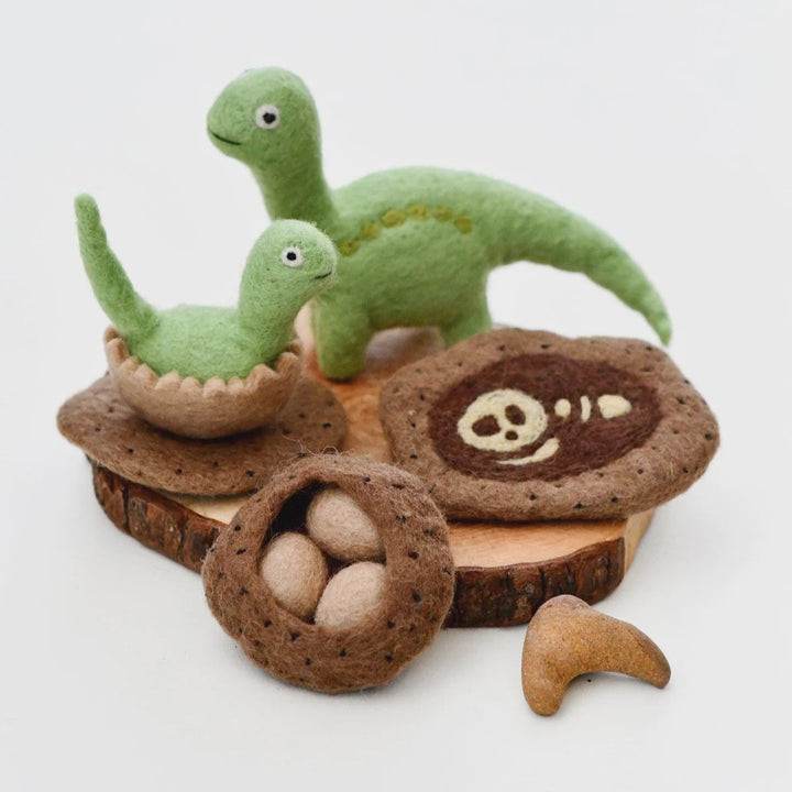 Tara Treasures Felt Life Stages of a Dinosaur - Brontosaurus
