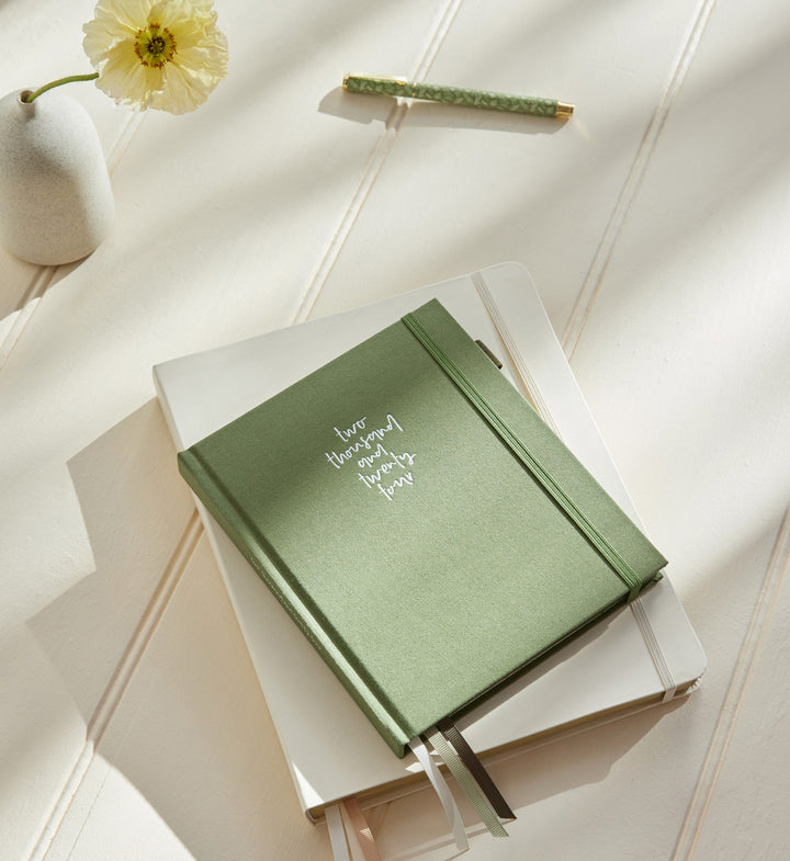 Emma Kate Co. 2024 Planner | Signature | Horizontal Weekly | Oregano