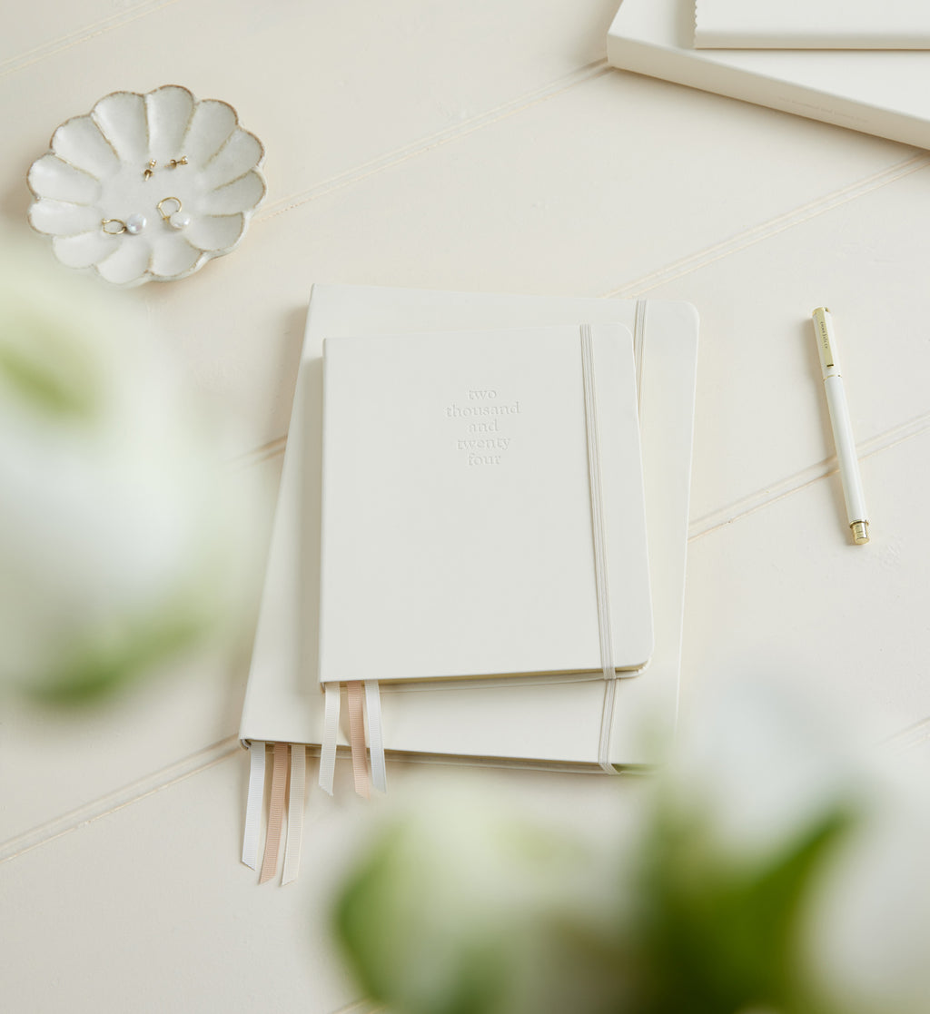 2024 Planner | Grande | Vertical Weekly | Crema