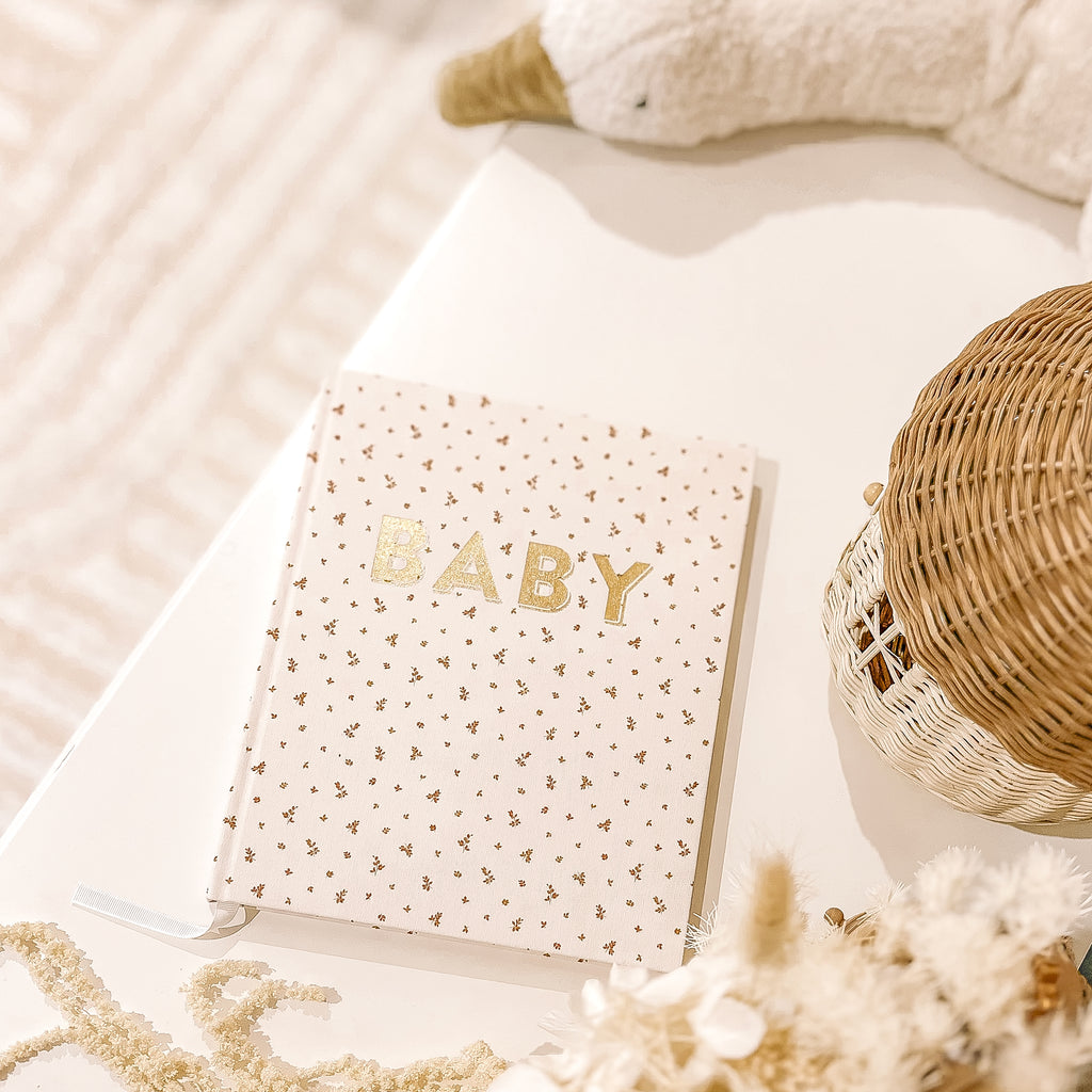Fox & Fallow Baby Book - Broderie