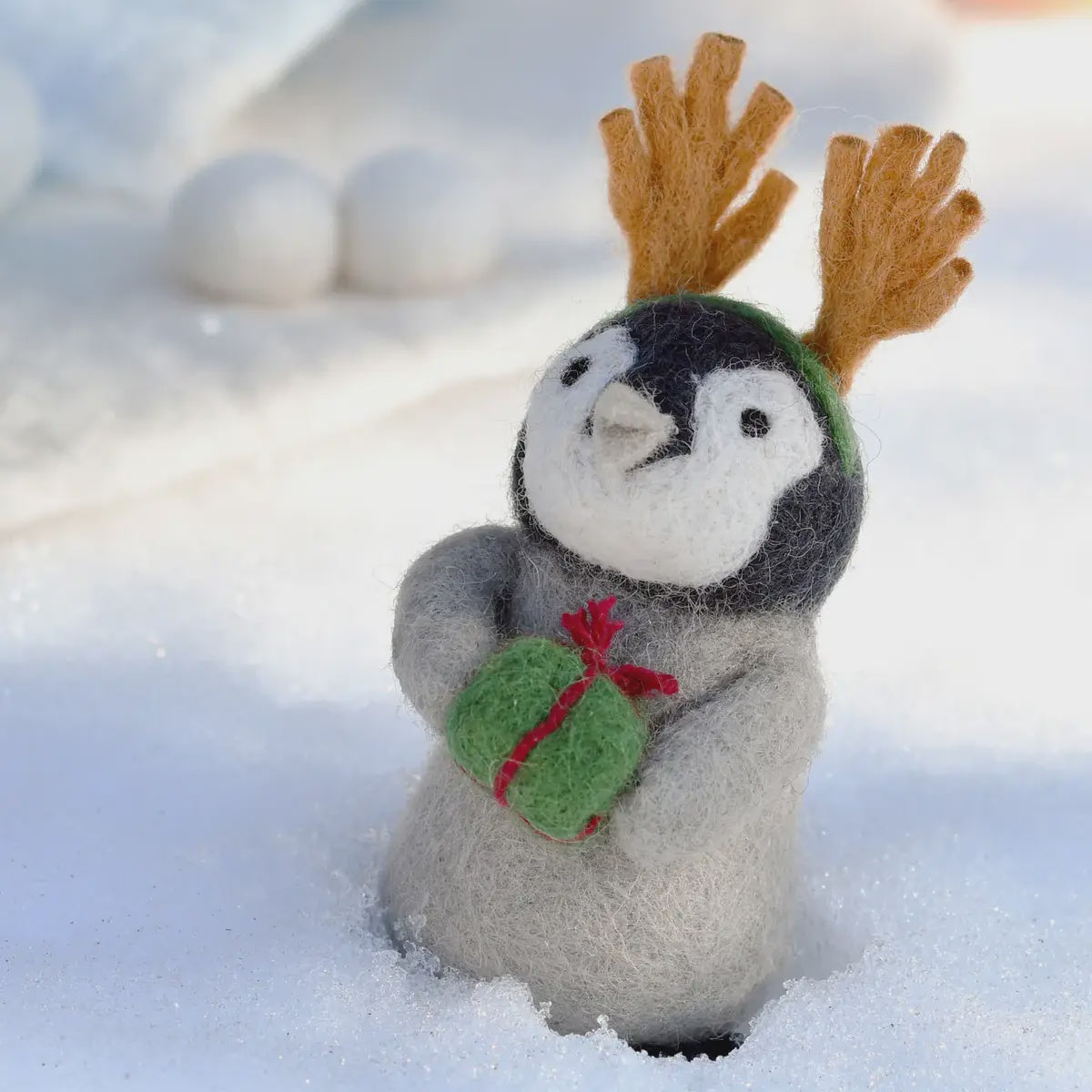 Tara Treasures Felt Penguin with Present Toy