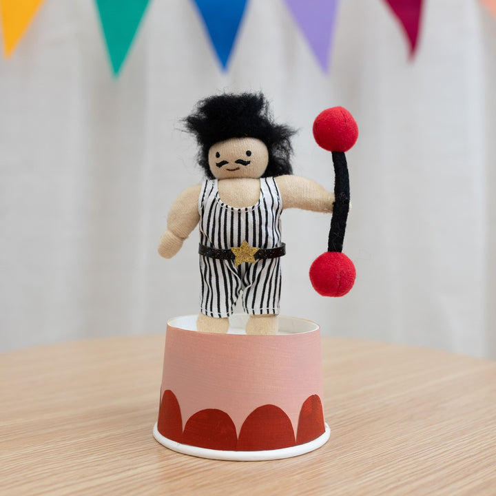 Olli Ella Holdie Samson the Strongman