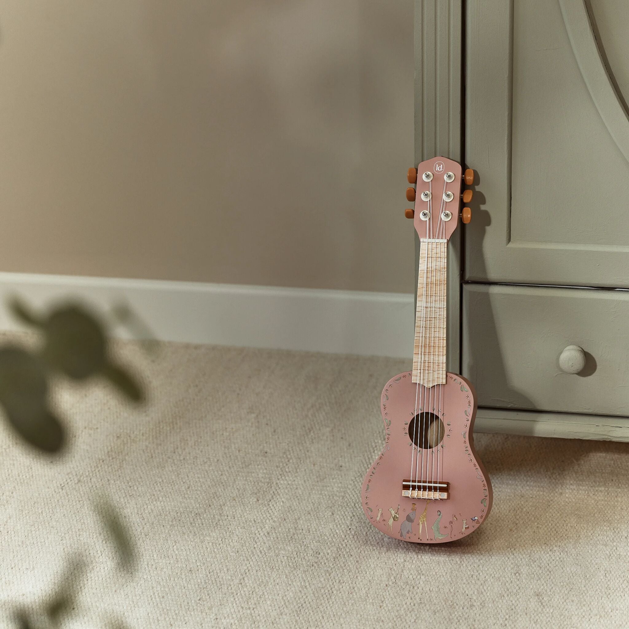 Wooden Guitar - Pink