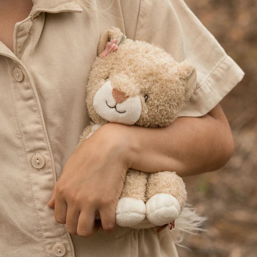 PRE-ORDER Cuddle Lioness 17cm