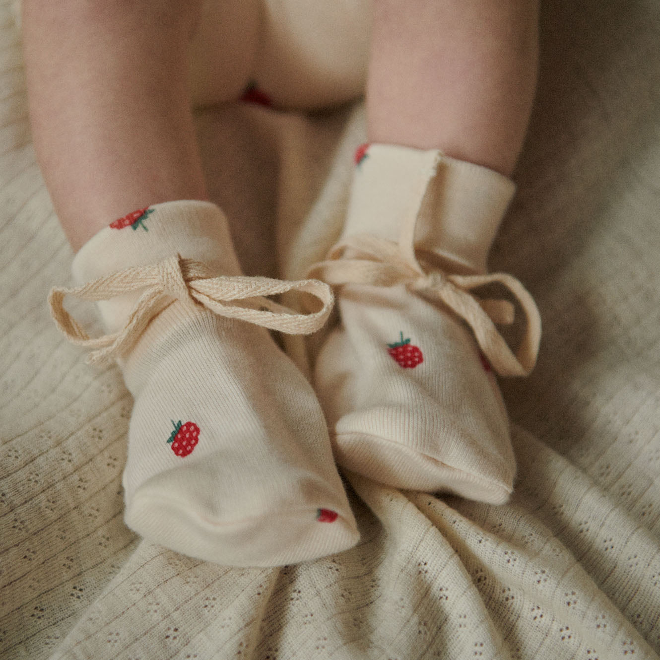 Baby Raspberry Print Booties - Raspberry Print – Daisy and Hen