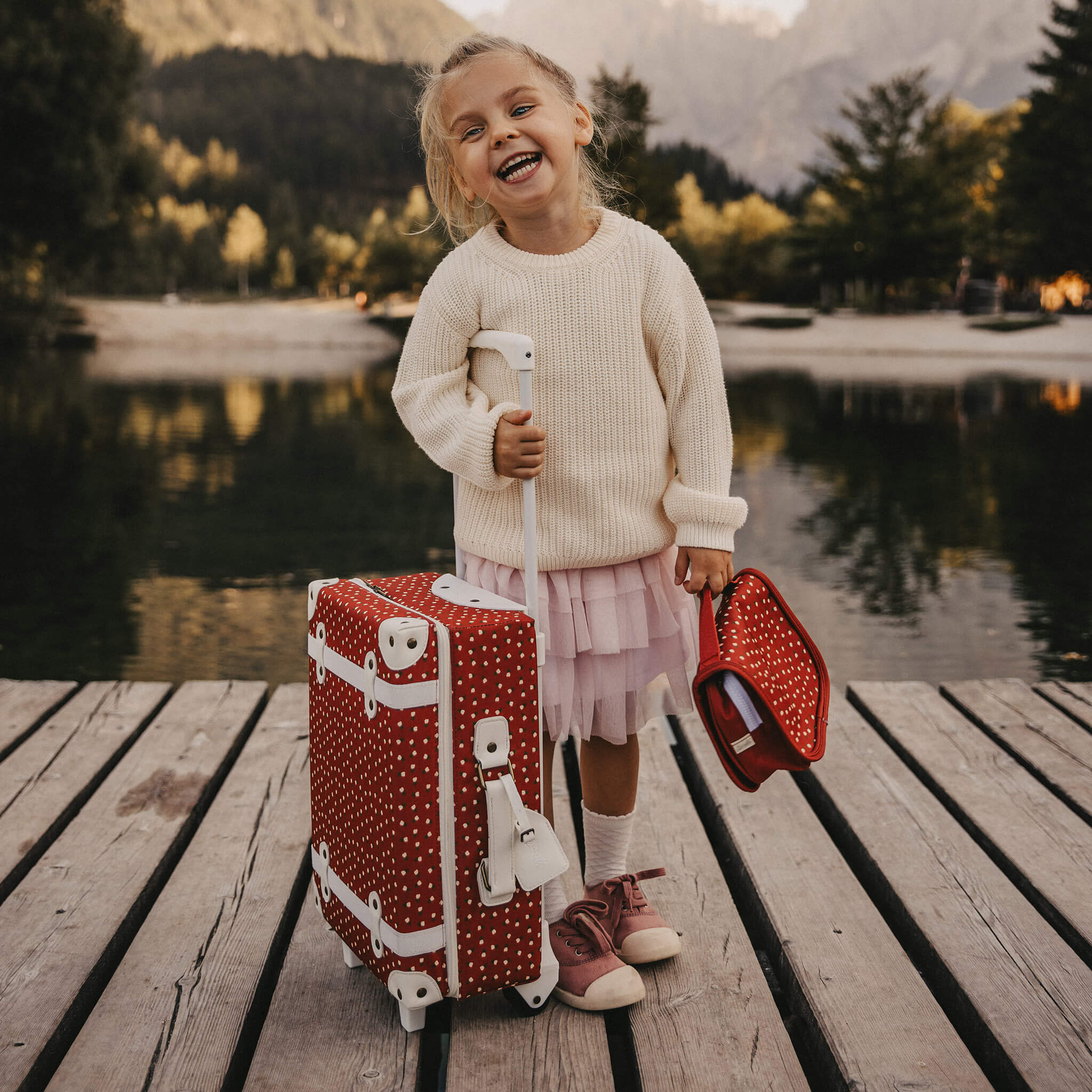 Holiday See-Ya Suitcase - Sweetheart Red