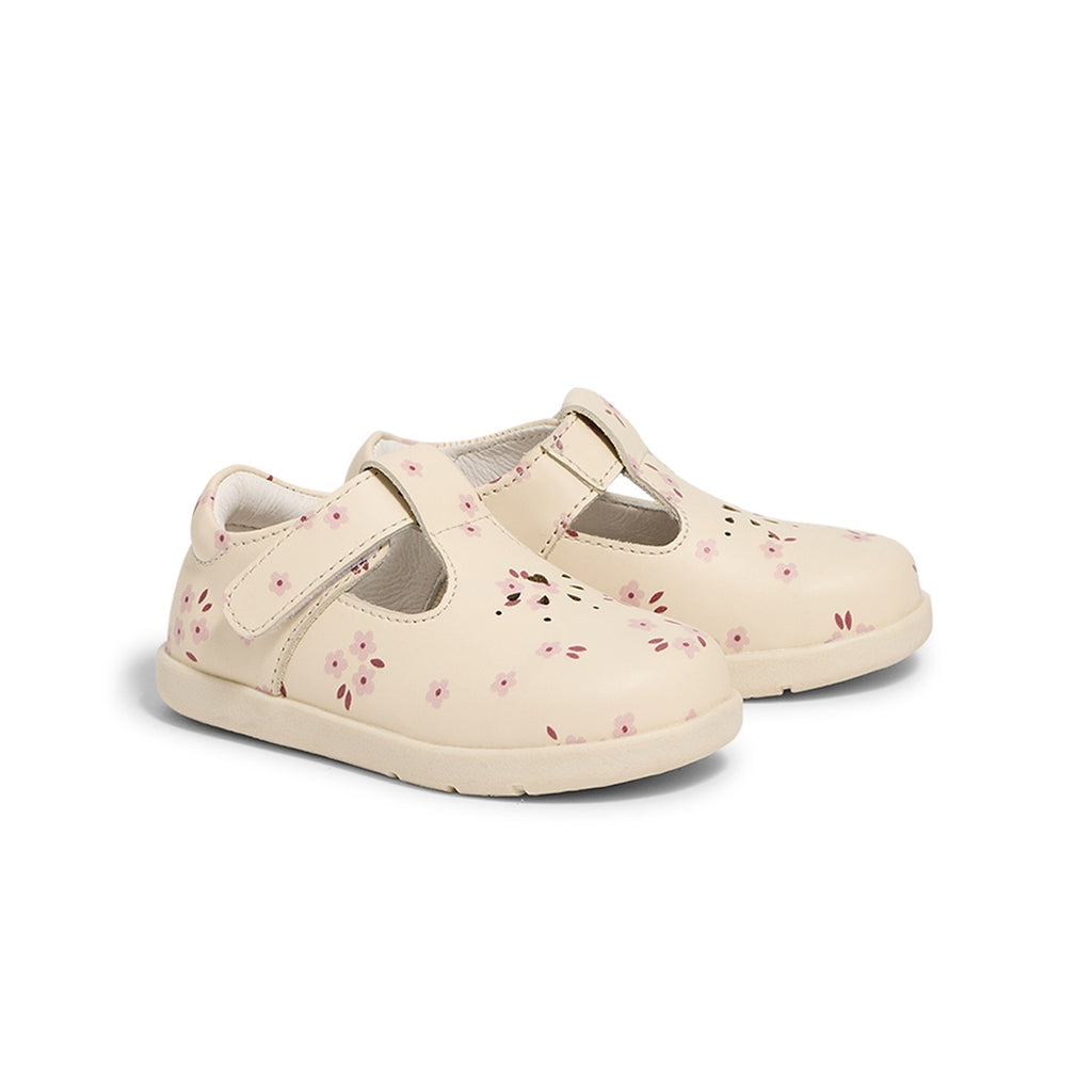 Miley Winter Bloom
