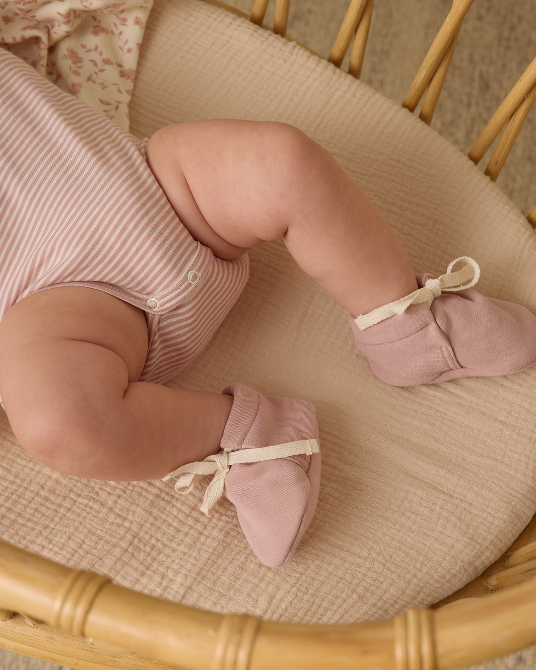 PRE-ORDER Quincy Mae Baby Booties || Rose