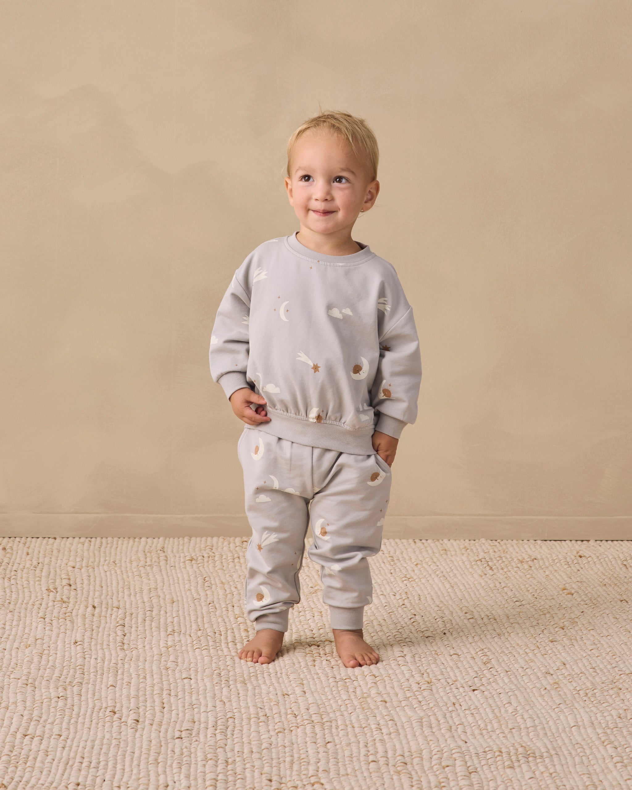 PRE-ORDER - Relaxed Sweatshirt - Sky Friends