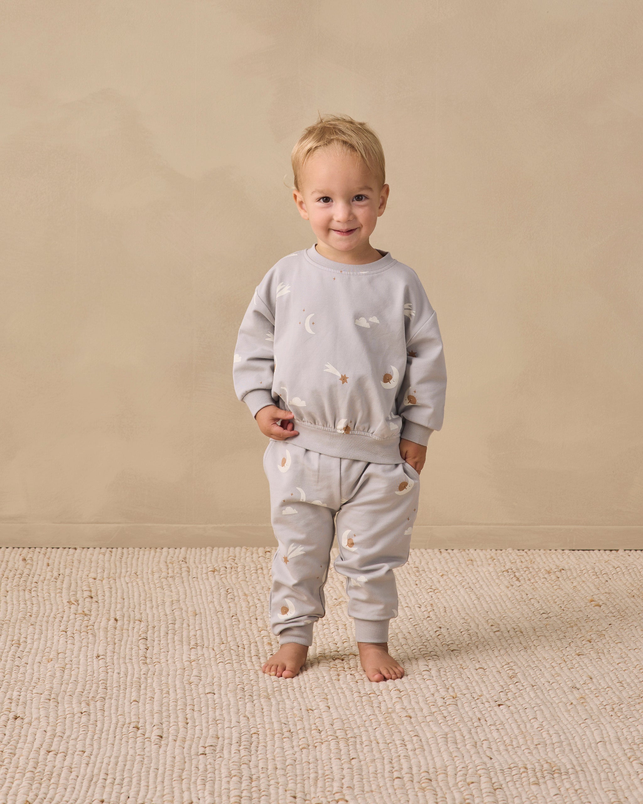 PRE-ORDER - Relaxed Sweatshirt - Sky Friends
