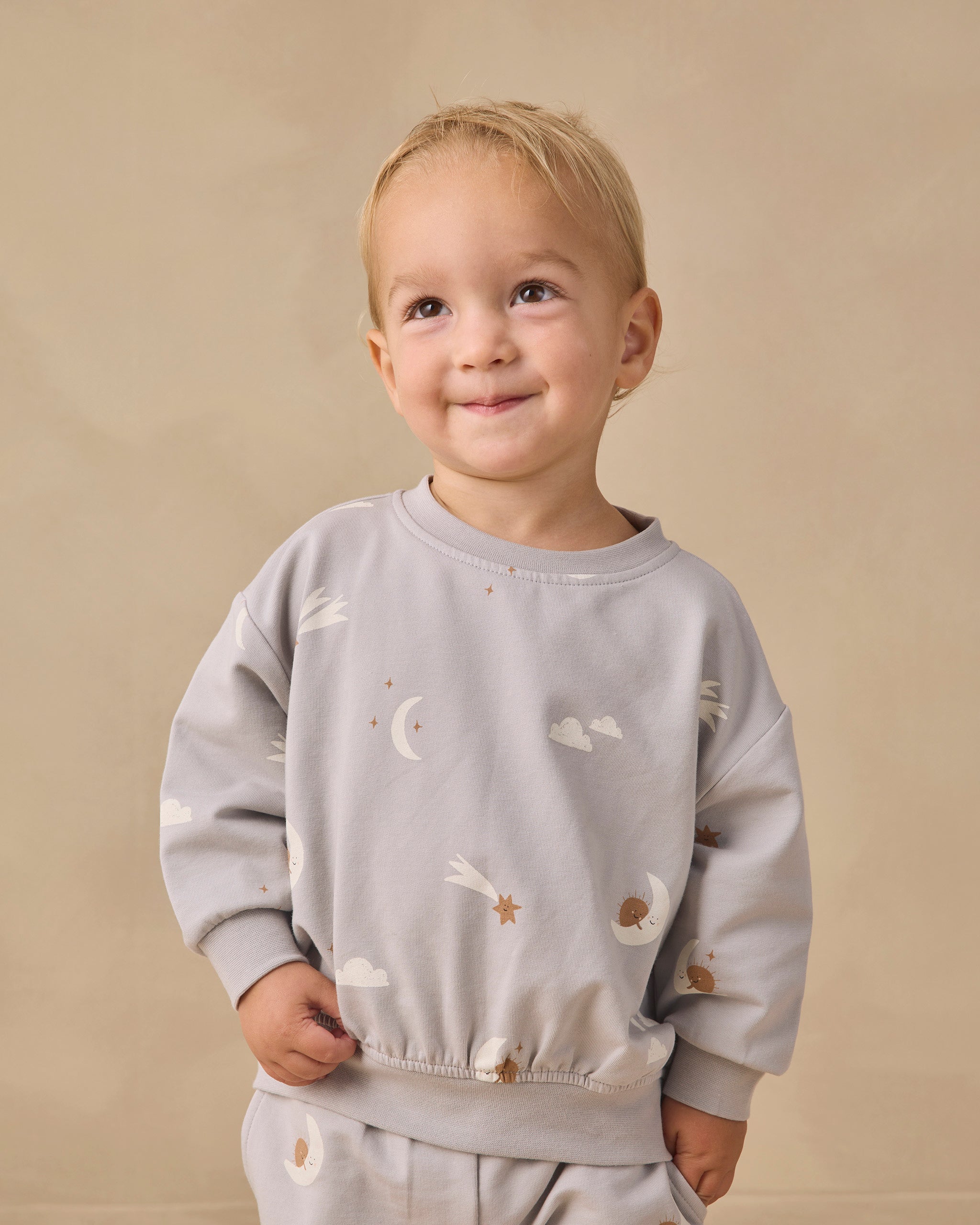 PRE-ORDER - Relaxed Sweatshirt - Sky Friends