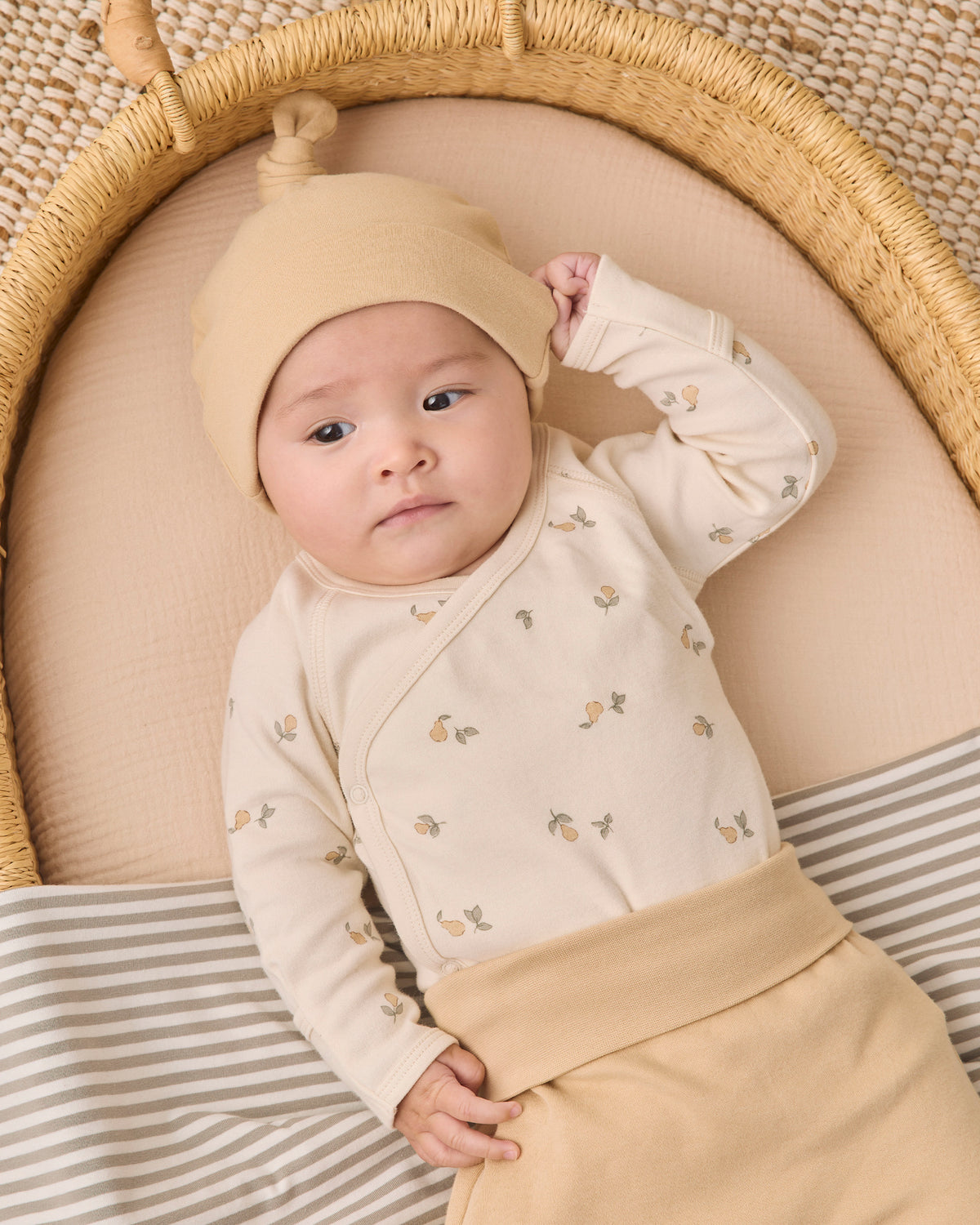 Side Snap Bodysuit + Pant Set Pears