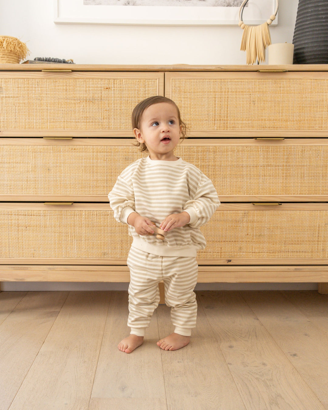 Quincy Mae Relaxed Fleece Sweatpant - Sand Stripe