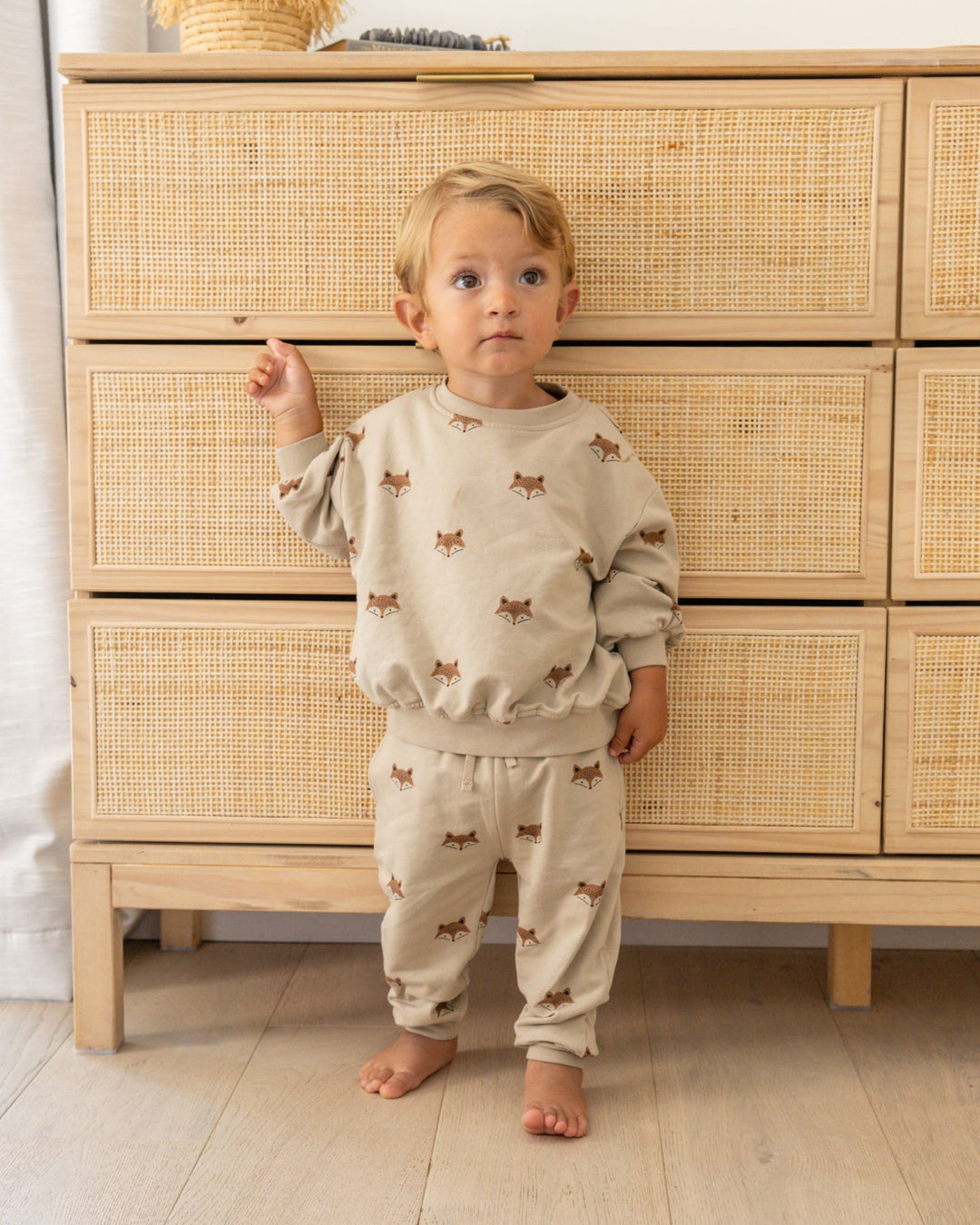 Quincy Mae Relaxed Fleece Sweatpants - Sand Foxes