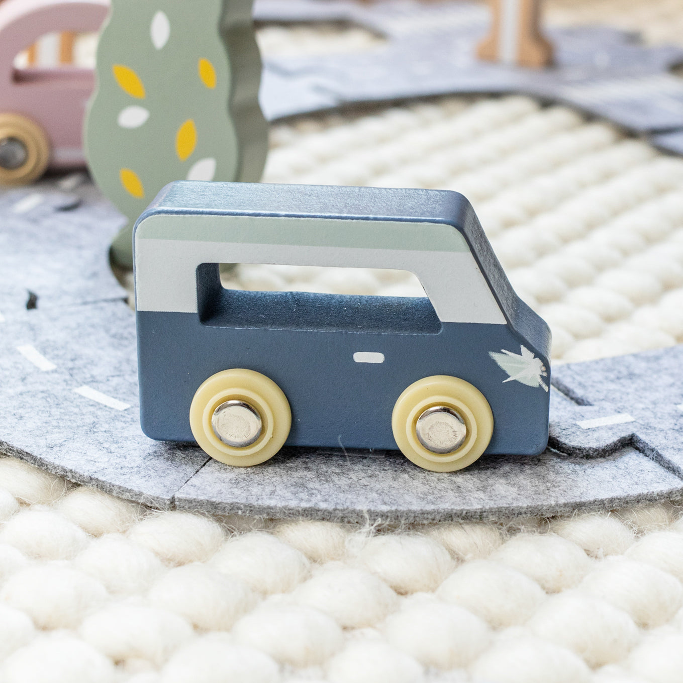 Speedy Monkey Car Track Puzzle 2 Vehicles Included Daisy and Hen