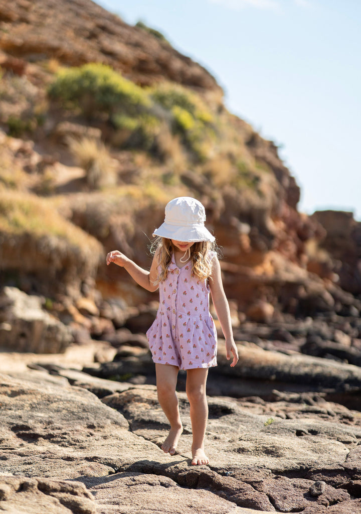 Acorn Vanilla Frayed Bucket Hat
