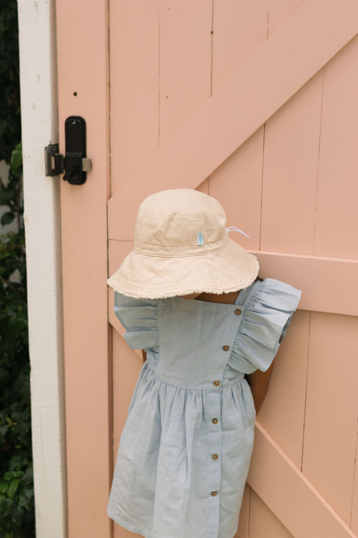 Acorn Vanilla Frayed Bucket Hat