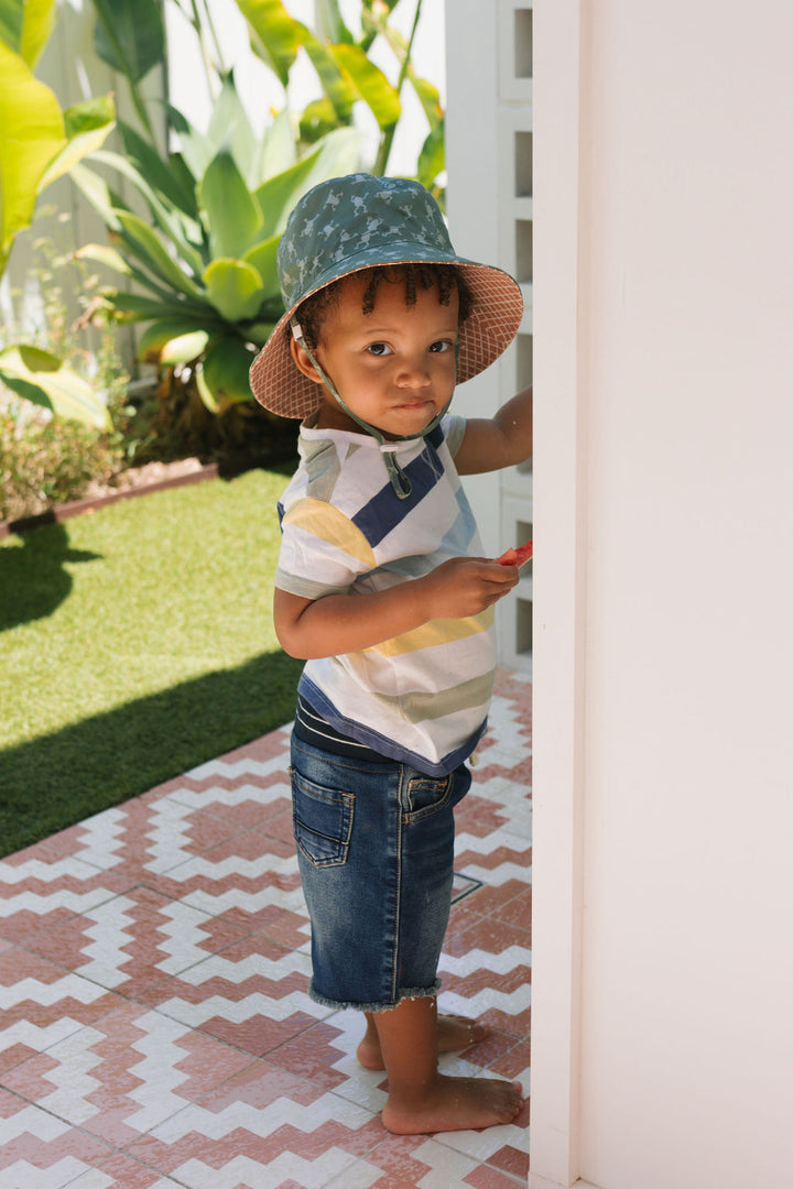 Acorn Frogs Wide Brim Bucket Hat