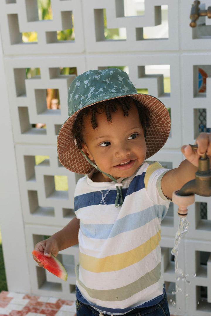 Acorn Frogs Wide Brim Bucket Hat