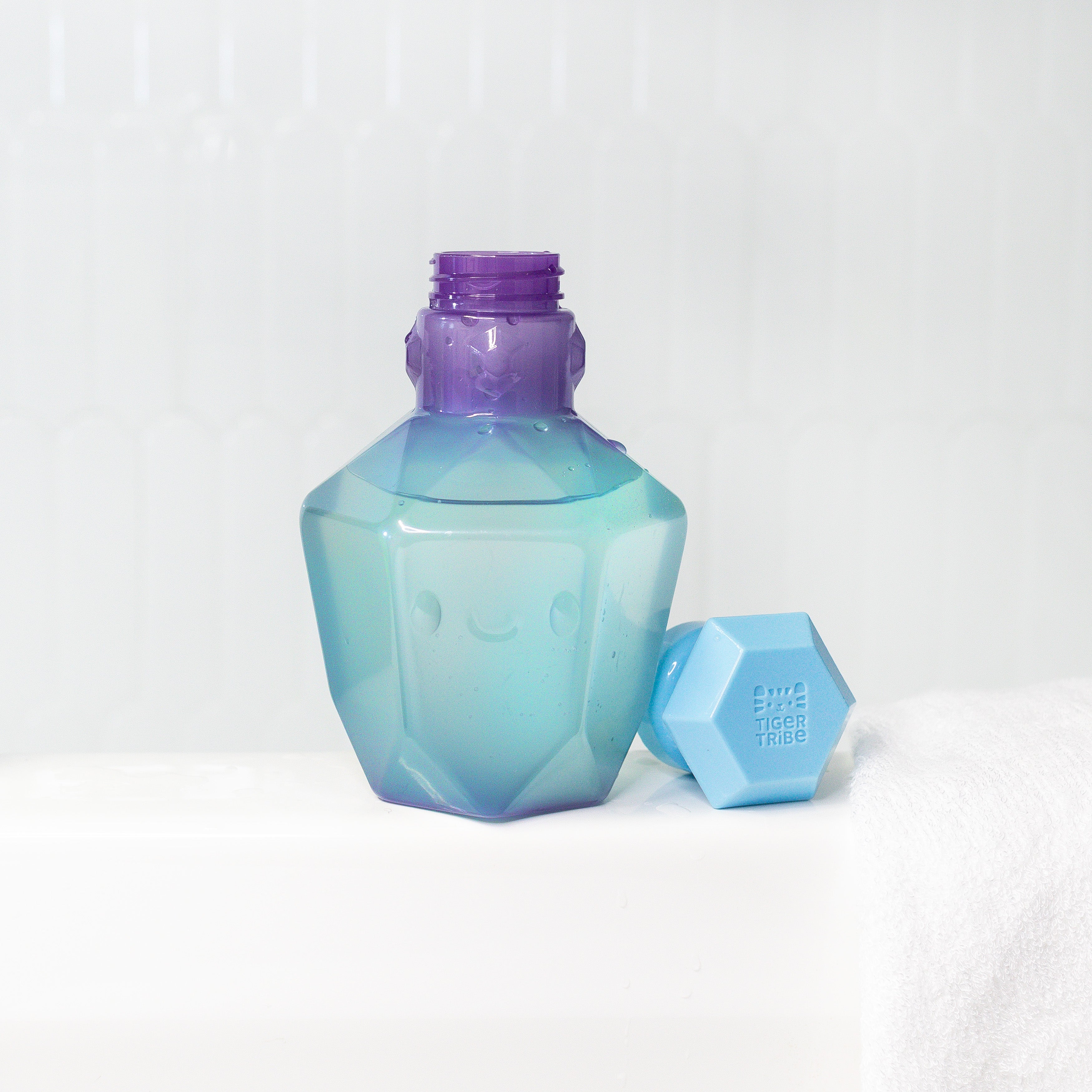 Bath Magic - Colour-Change Potion Bottle - Purple to Blue