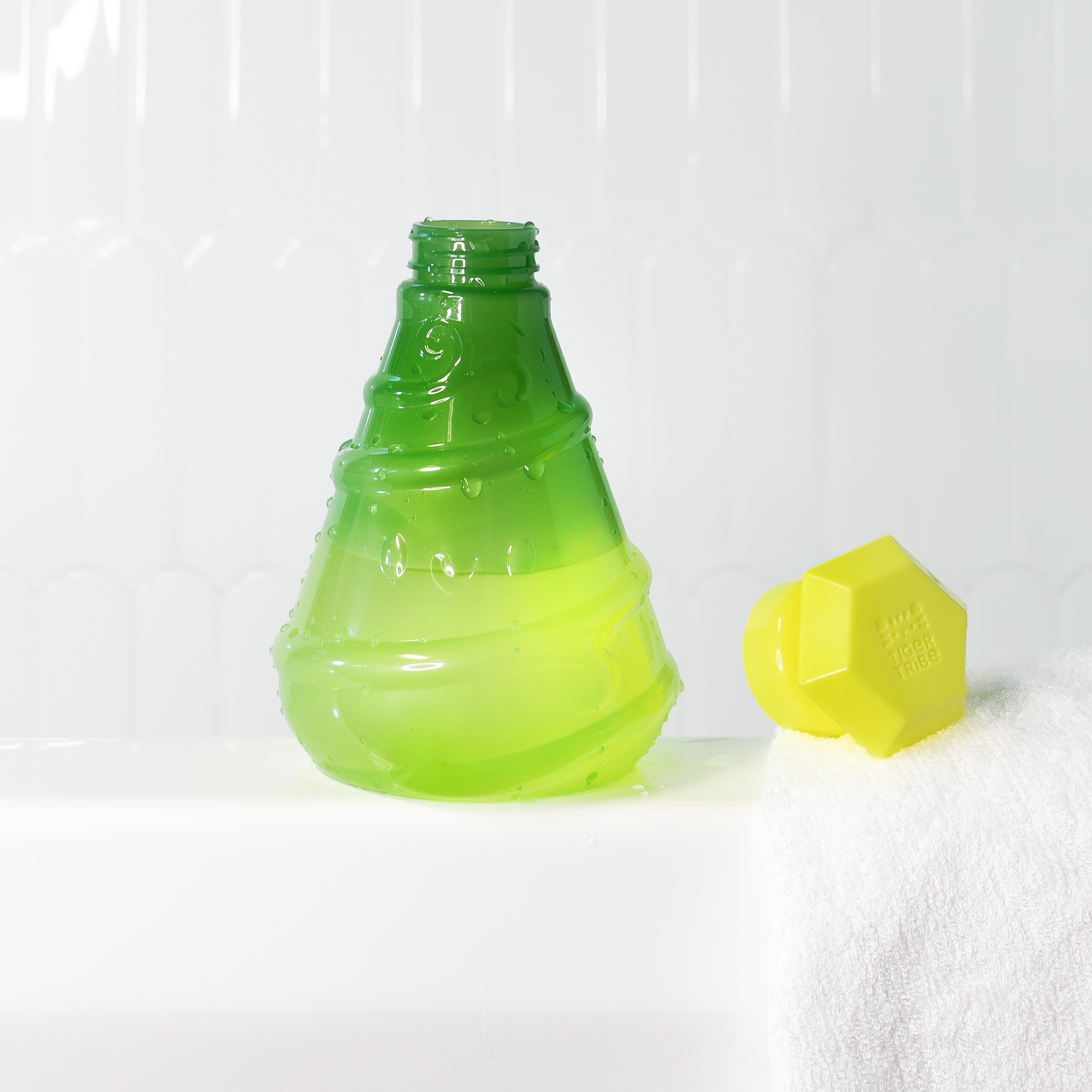 Bath Magic - Colour-Change Potion Bottle - Green to Yellow