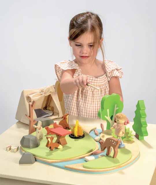 Tenderleaf Wildlife Camping Playset