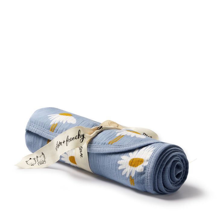 Wilson and Frenchy Daisy Floral Organic Crinkle Bunny Rug