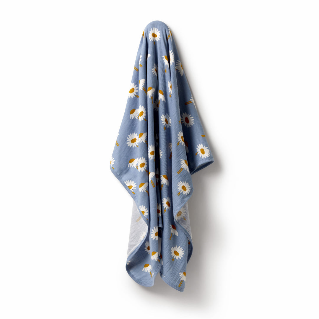 Wilson and Frenchy Daisy Floral Organic Crinkle Bunny Rug