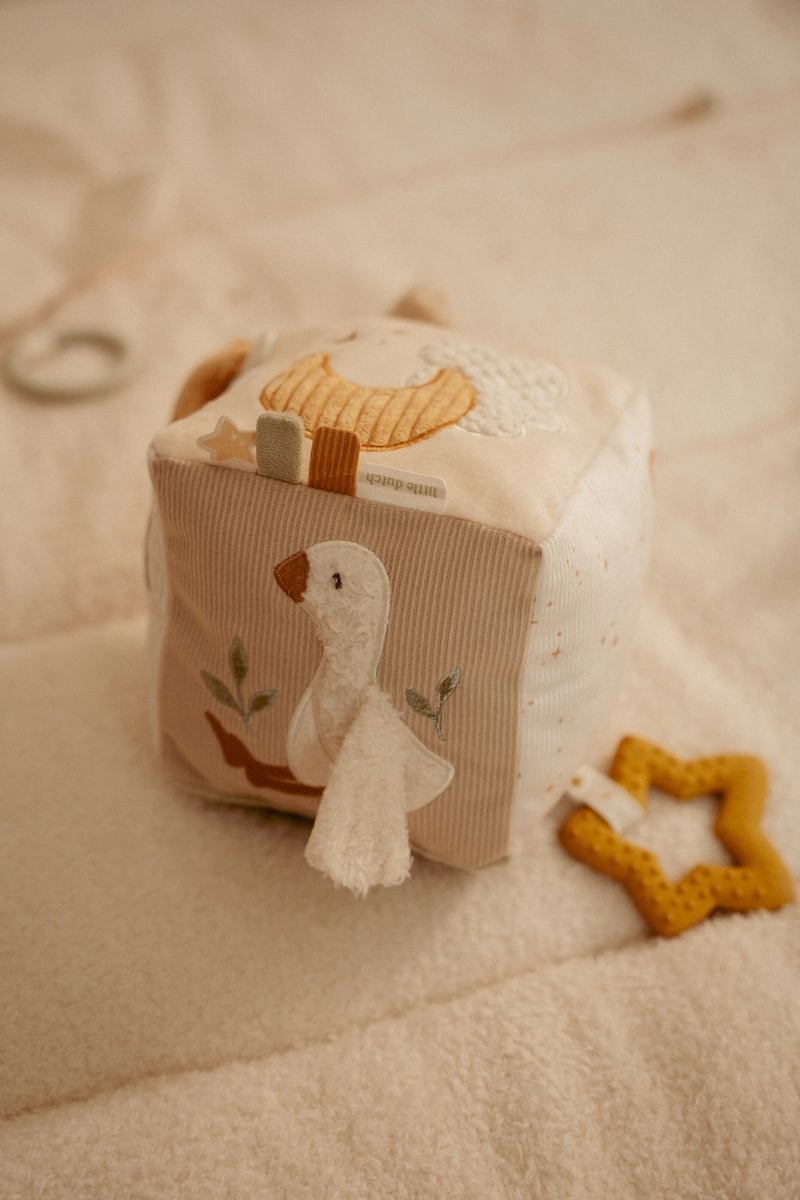 Soft Goose Activity Cube