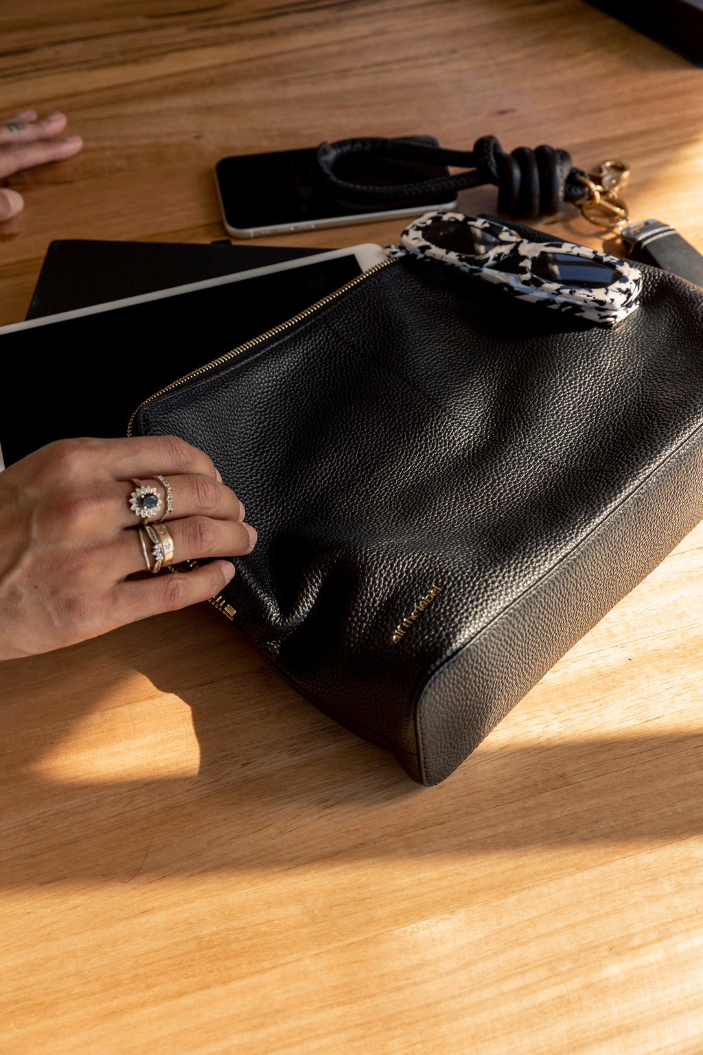 Luxe Grande Pouch - Black