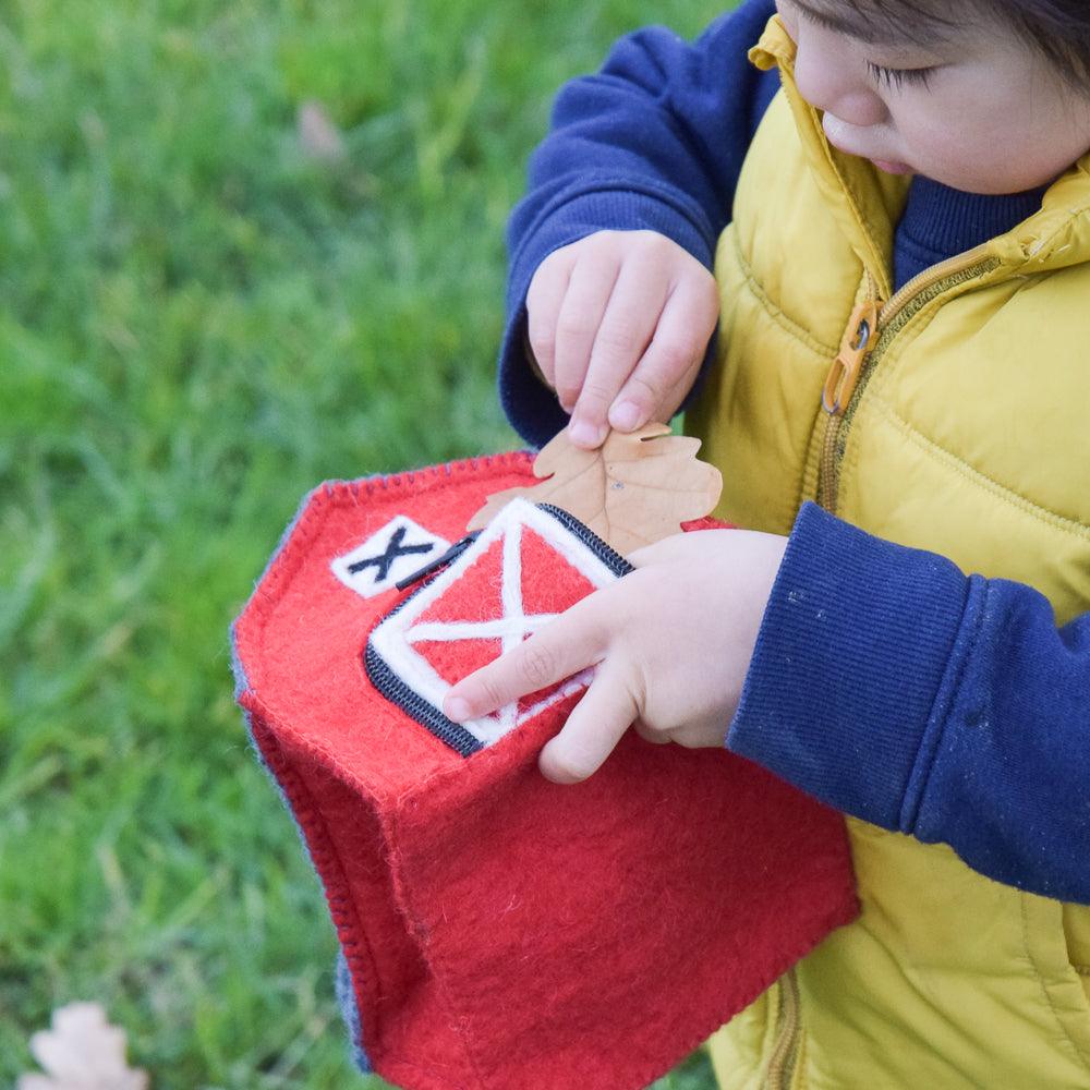 Tara Treasures Finger Puppets Bag - Farm Barn