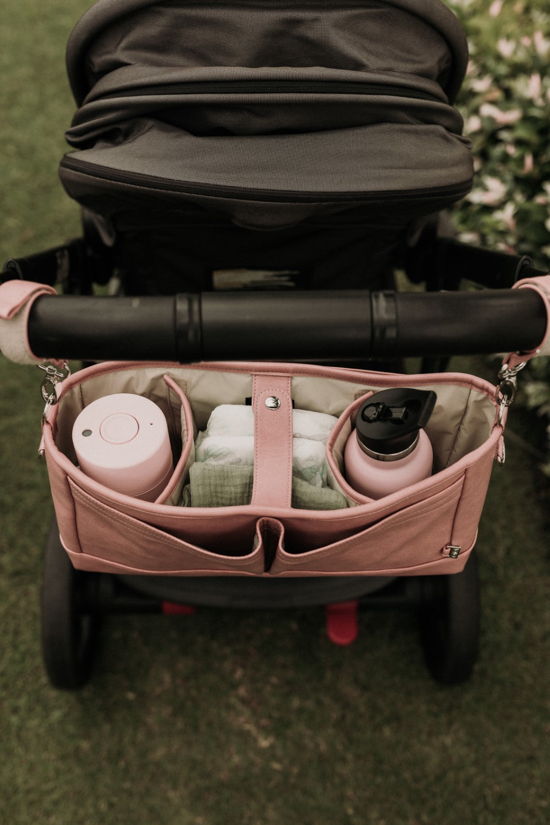 OiOi Stroller Organiser - Dusty Rose