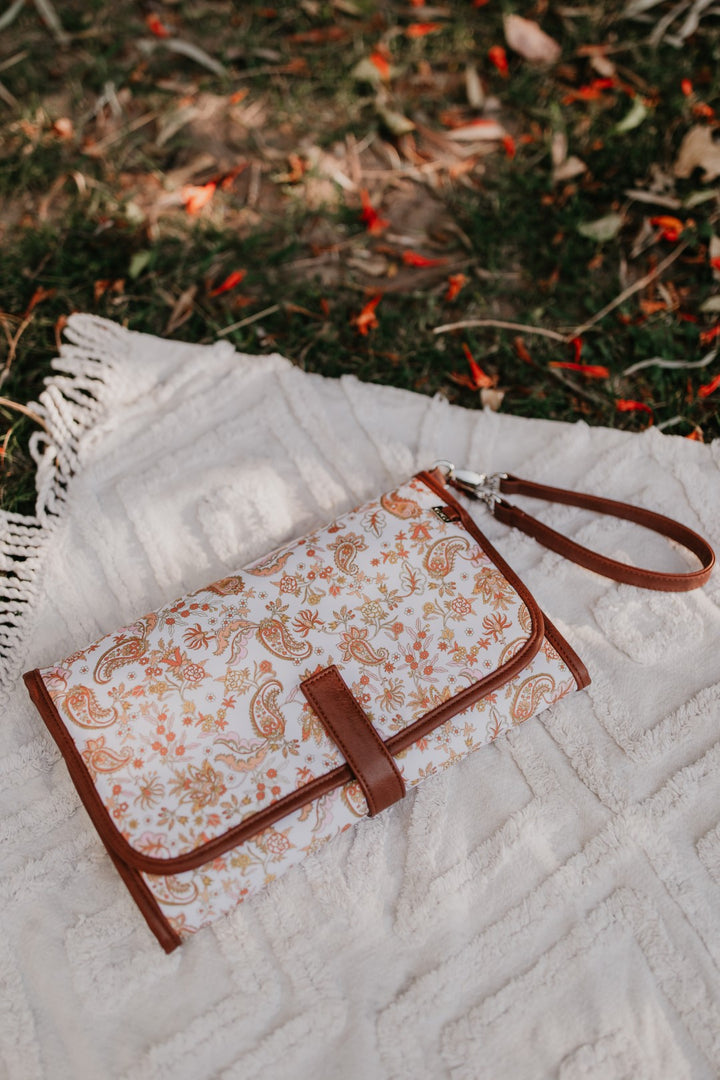 OiOi Change Clutch - Peach Paisley/Tan